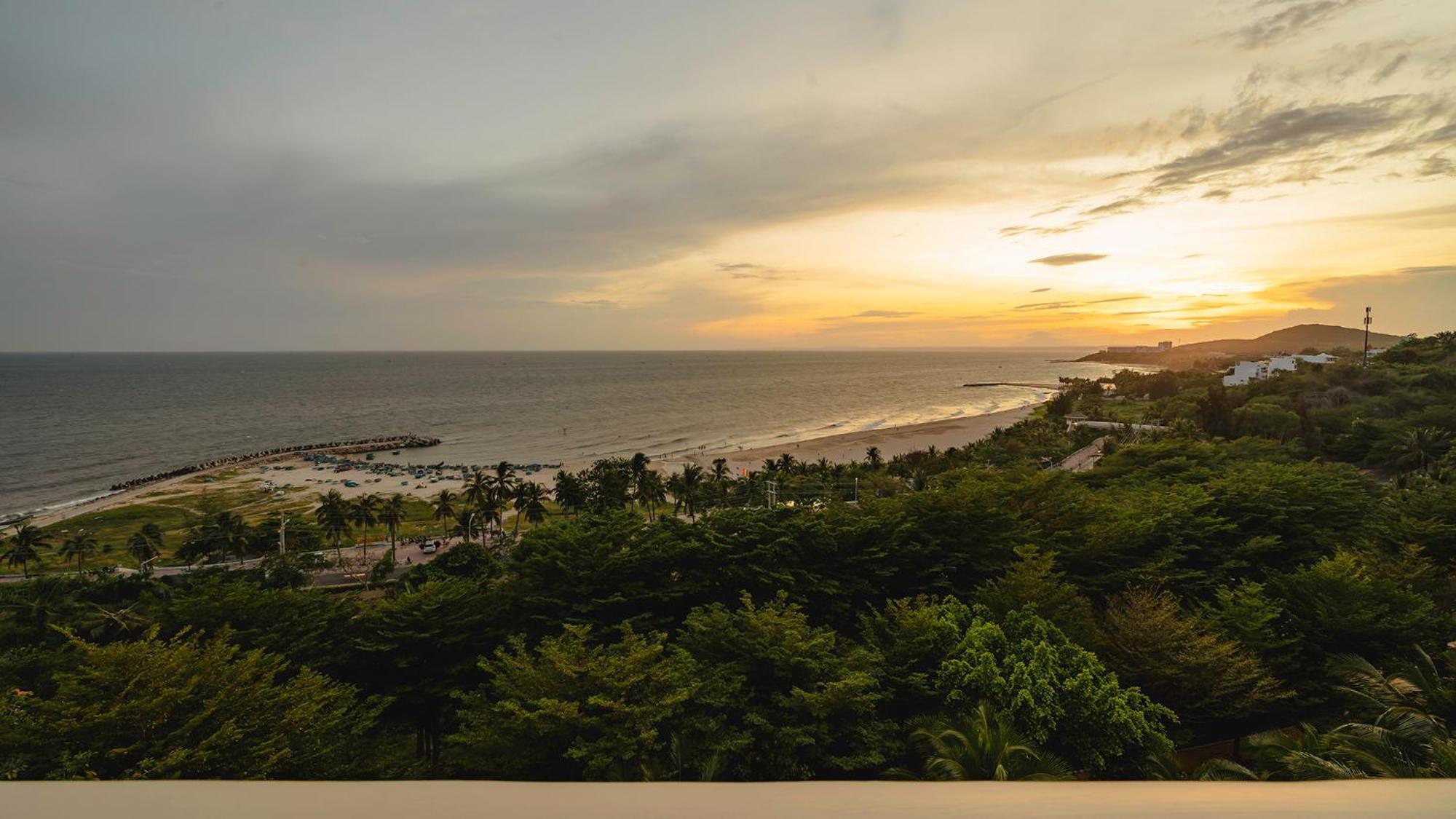 Casa Home - Ocean Melody - Beach Front 3Br Apartment Phan Thiet Exterior photo